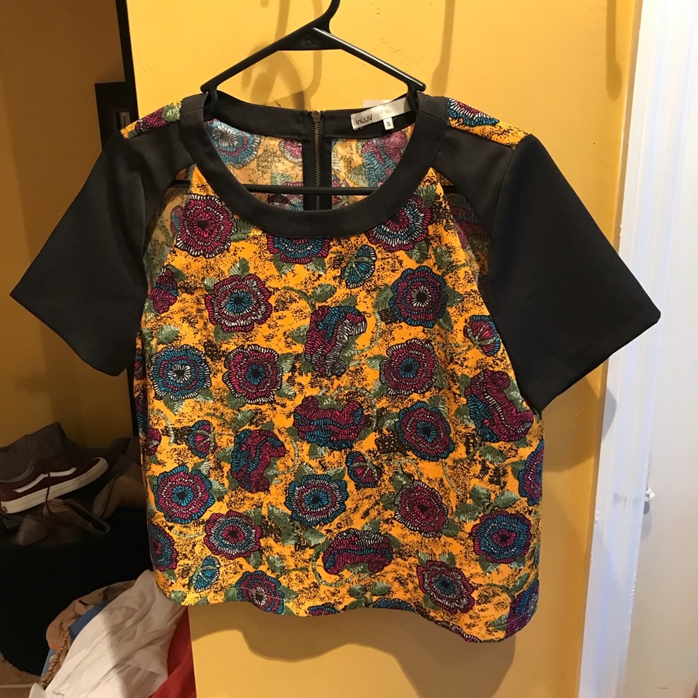 Boutique open shoulder slit top